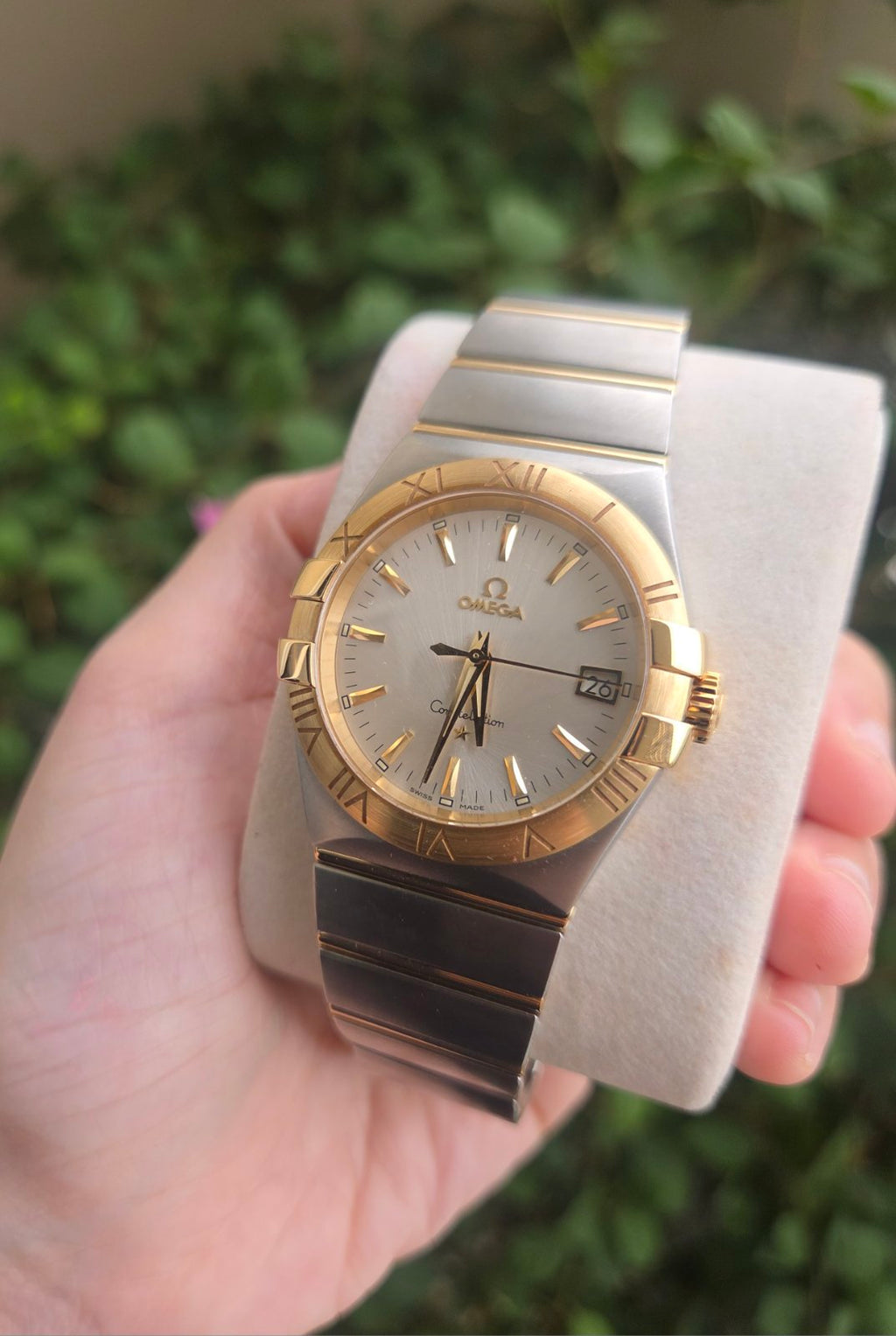 Omega Constellation Quartz 35mm 18k Gold and Silver Dial