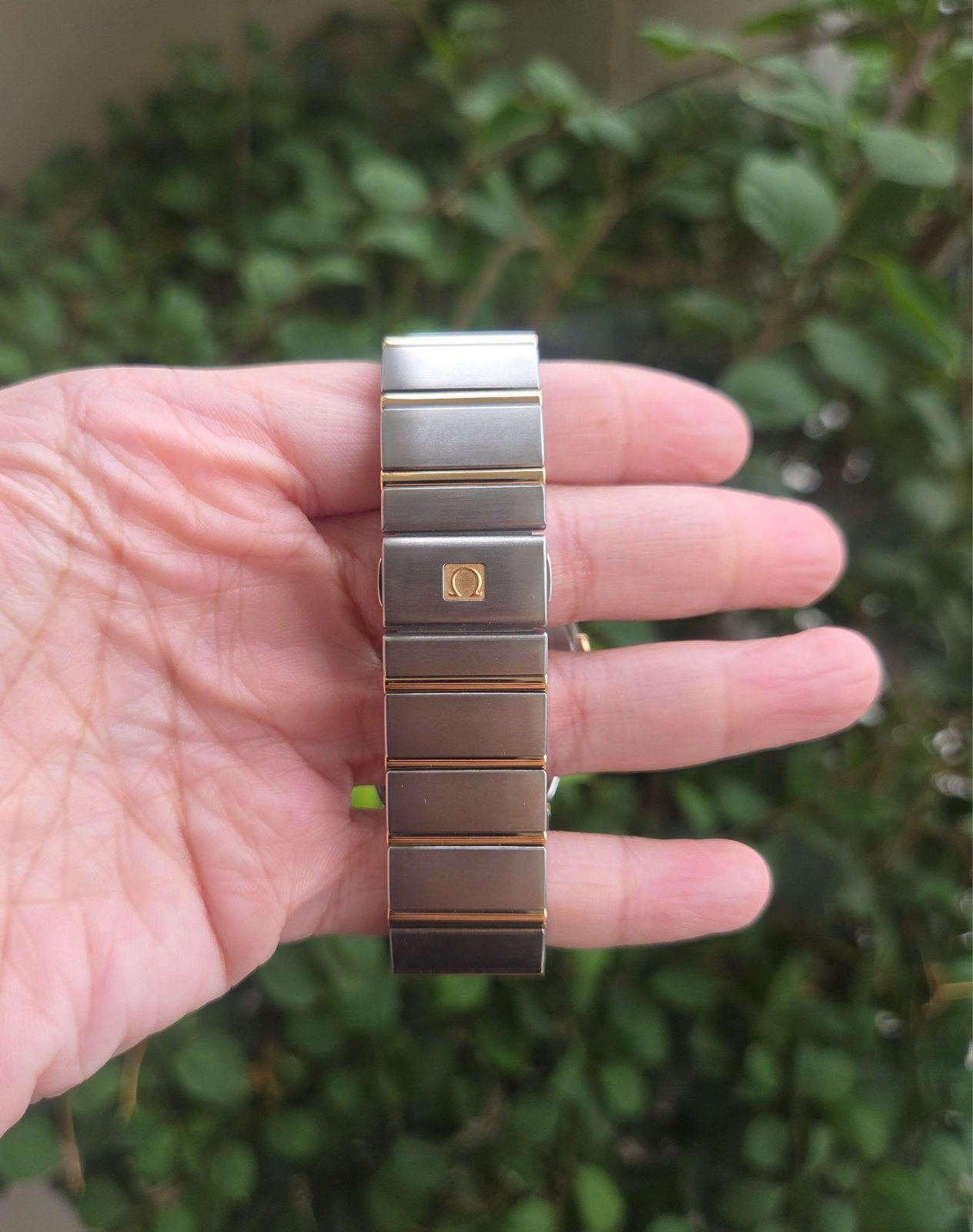 Omega Constellation Quartz 35mm 18k Gold and Silver Dial
