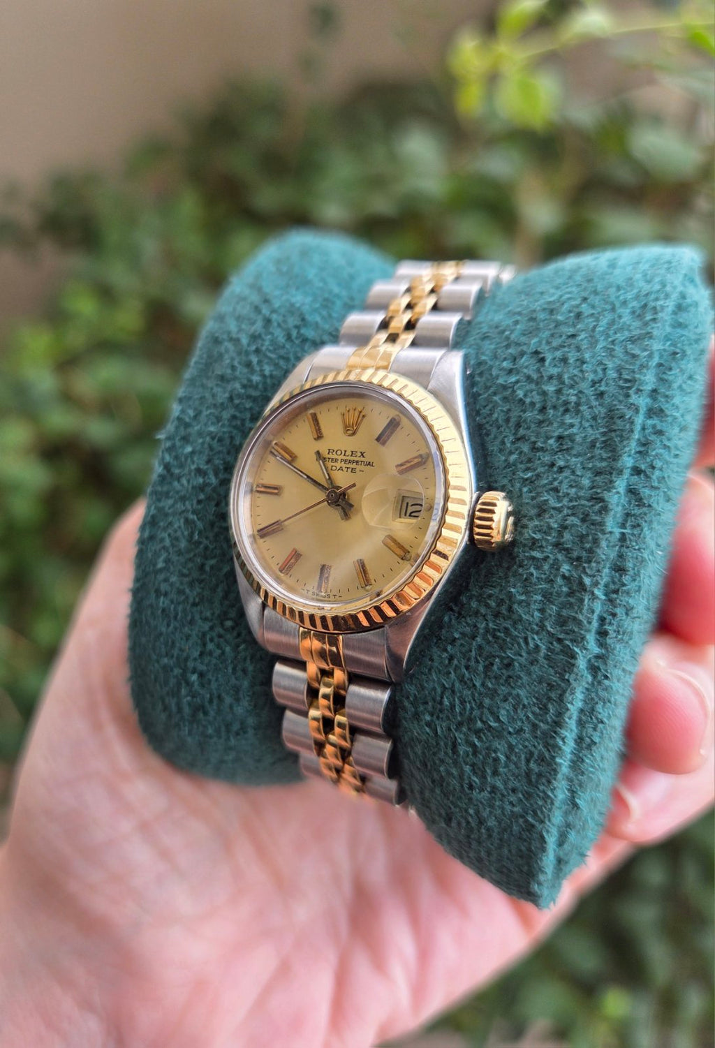 Rolex Lady Date 26mm Champagne Dial Ref 6917