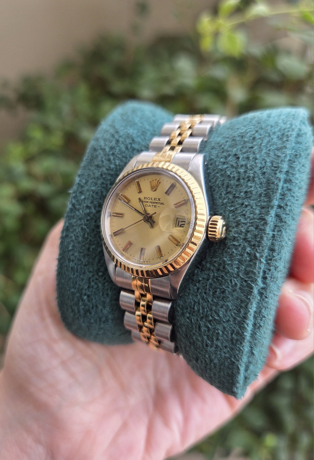 Rolex Lady Date 26mm Champagne Dial Ref 6917